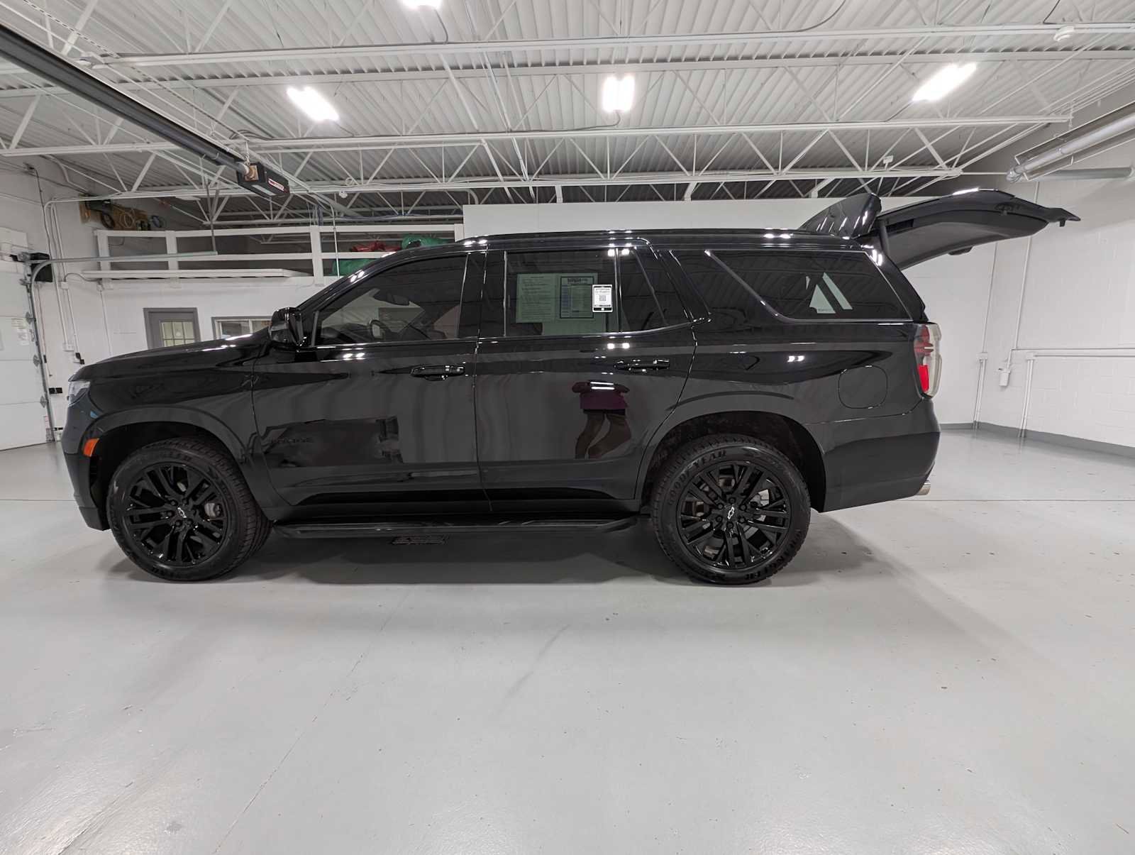 Used 2022 Chevrolet Tahoe RST w/ Sport Performance Package image 11