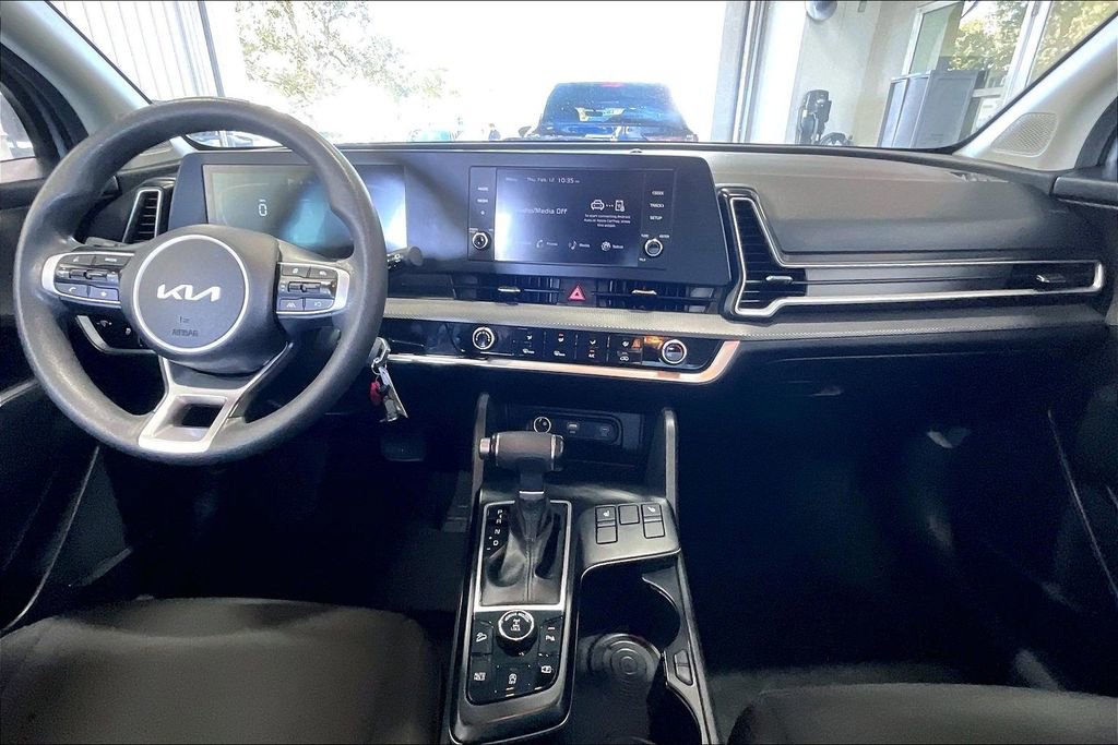 Used 2024 Kia Sportage LX image 6