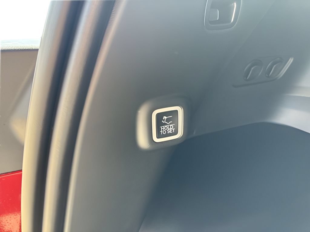 New 2026 Jeep Cherokee Overland w/ Advanced Pro Tech Group AWD/4WD image 29