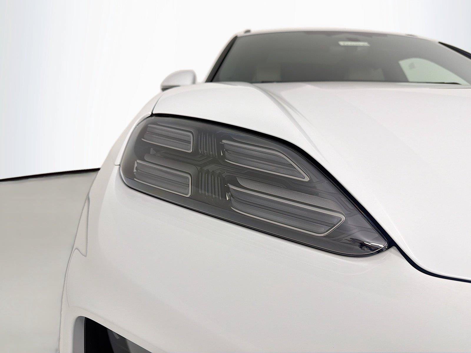 Certified 2026 Porsche Macan Electric RWD image 30