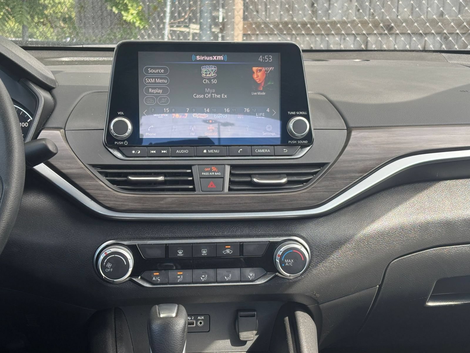 Used 2025 Nissan Altima 2.5 SV FWD image 17