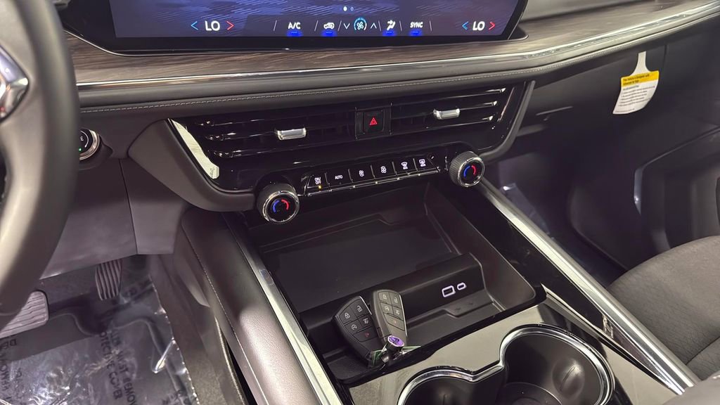 Certified 2025 Chevrolet Suburban LS image 23