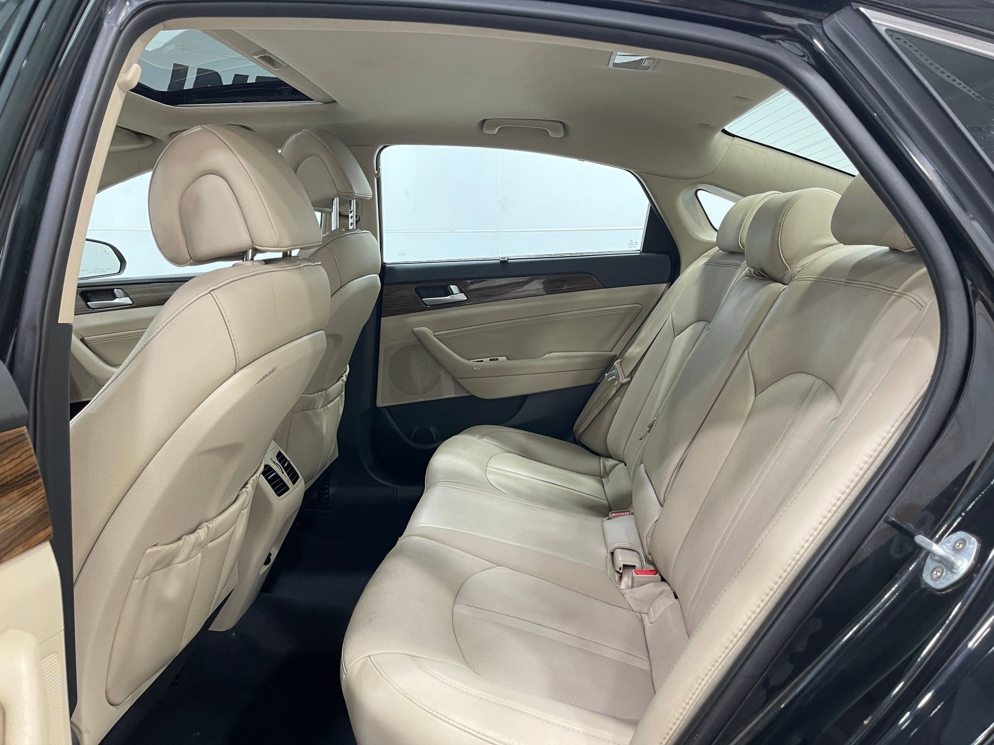 Used 2017 Hyundai Sonata Limited w/ Tech Package 03 FWD image 30