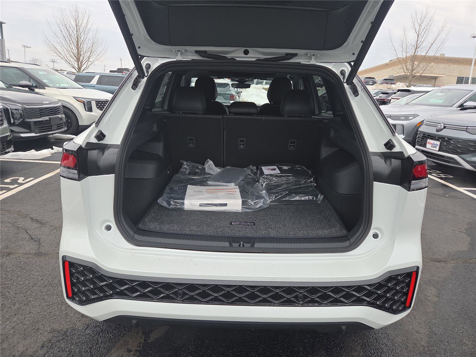 New 2026 Volkswagen Tiguan SE R-Line image 5