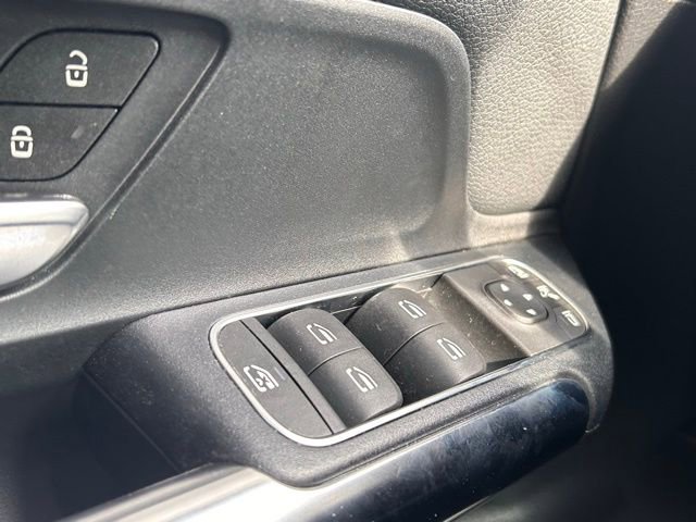 Used 2022 Mercedes-Benz GLA 250 image 17