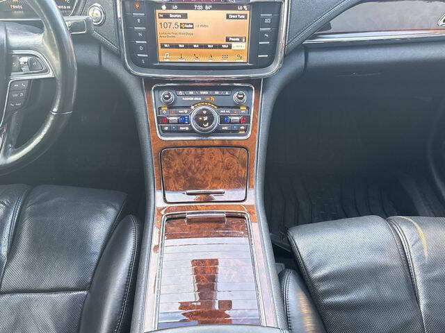 Used 2018 Lincoln Continental Reserve w/ Continental Climate Package FWD image 11