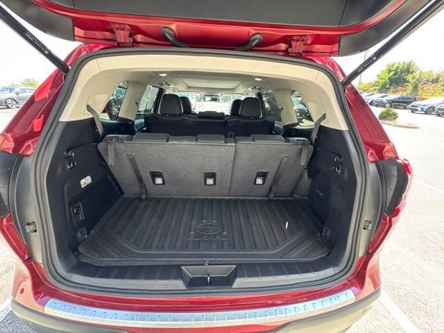 Used 2022 Subaru Ascent Limited w/ Technology Package AWD/4WD image 10