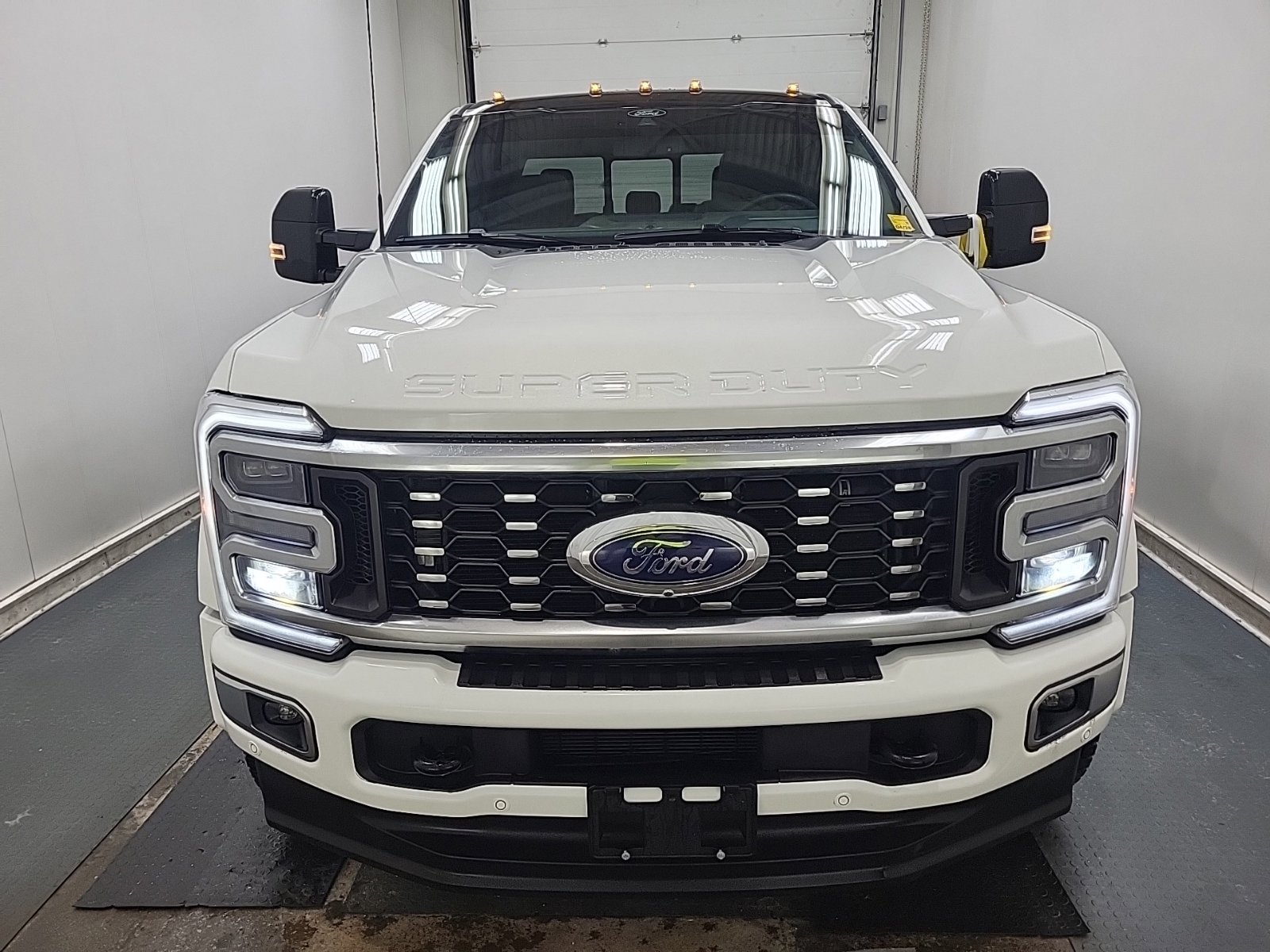 Used 2025 Ford F450 Platinum w/ Platinum Plus Package AWD/4WD image 8
