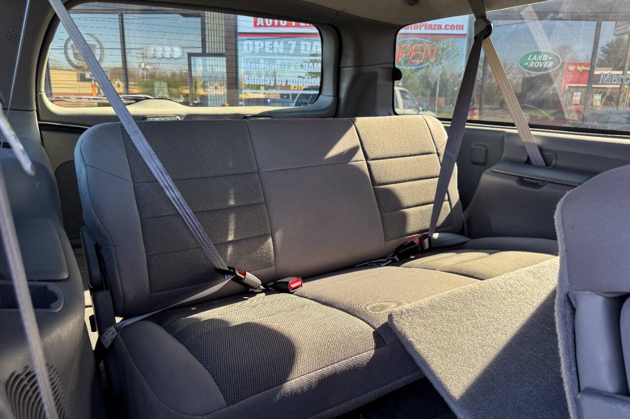Used 2005 Ford Excursion XLT AWD/4WD image 16