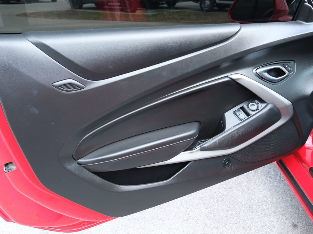 Used 2017 Chevrolet Camaro LT RWD image 15