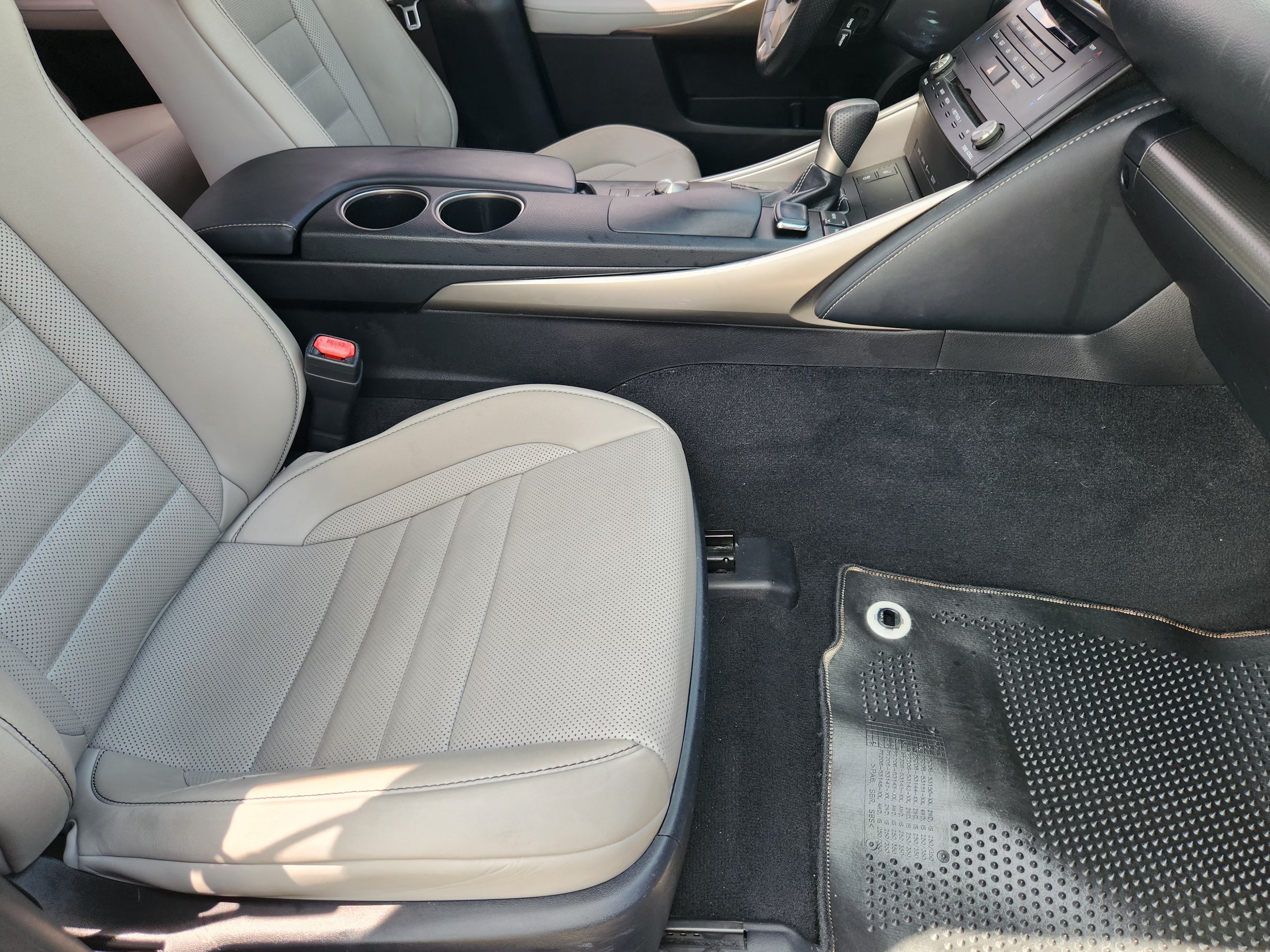 Used 2016 Lexus IS 200t w/ F Sport Package RWD image 15
