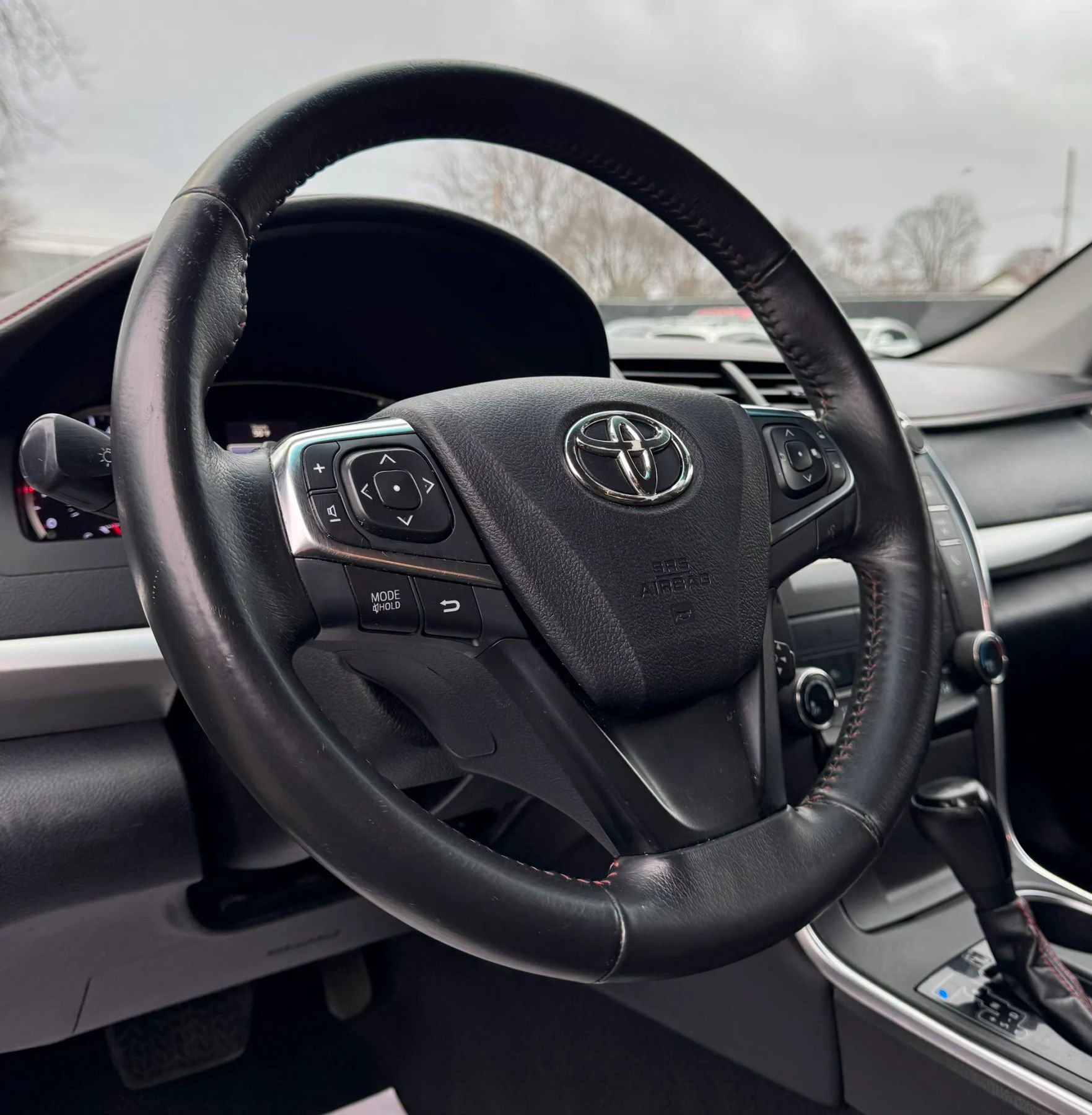 Used 2017 Toyota Camry SE FWD image 15