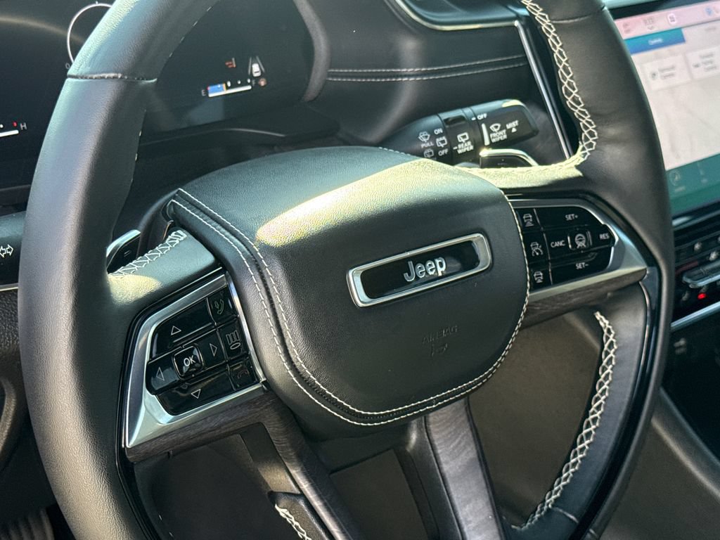 Used 2023 Jeep Grand Cherokee Overland w/ Adv Protech Group III AWD/4WD image 29