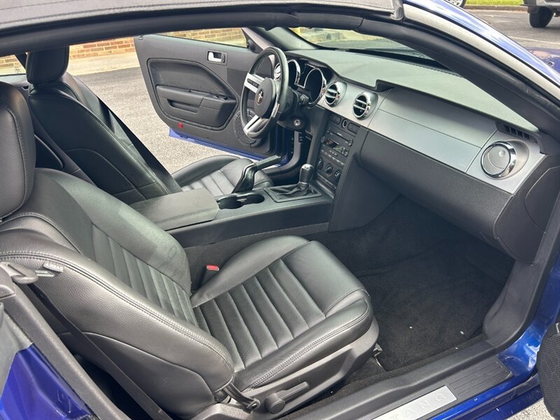 Used 2005 Ford Mustang GT Premium RWD image 12