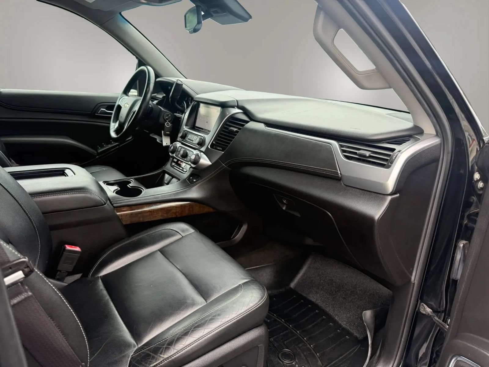 Used 2017 Chevrolet Suburban LT AWD/4WD image 50