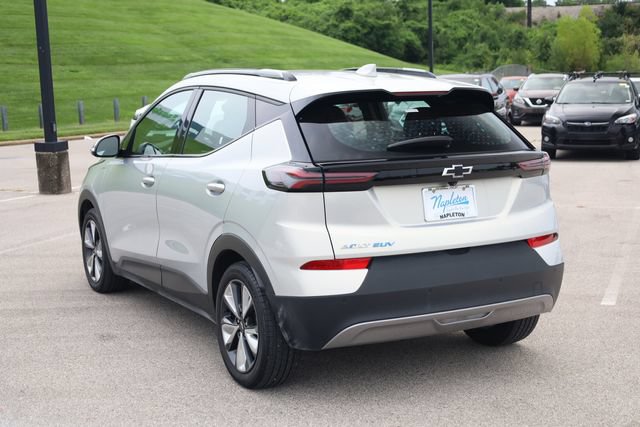 Used 2023 Chevrolet Bolt EUV LT w/ Convenience Package FWD image 7