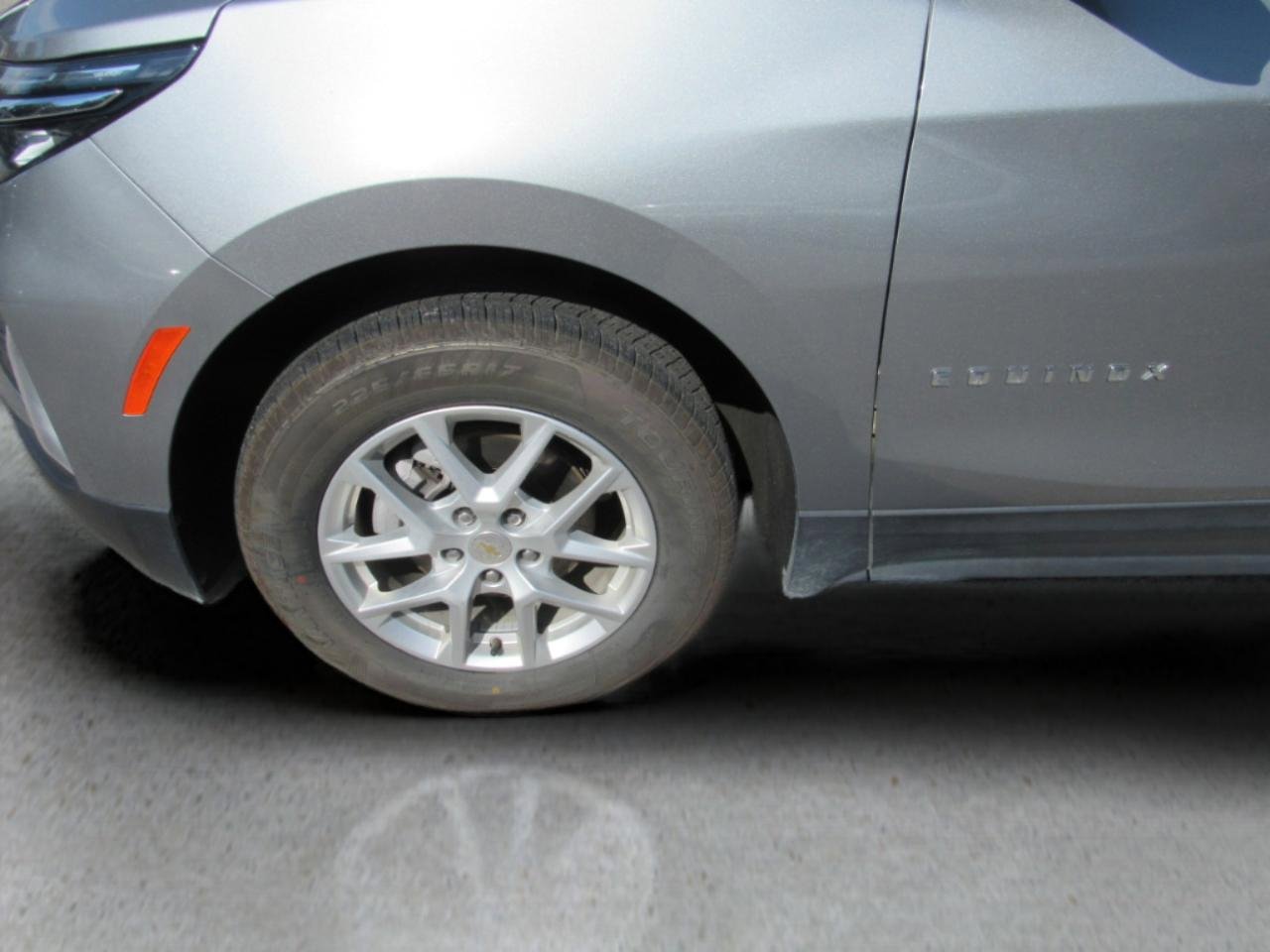 Used 2024 Chevrolet Equinox LT image 38