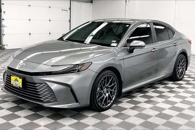 Used 2026 Toyota Camry XLE AWD/4WD image 12