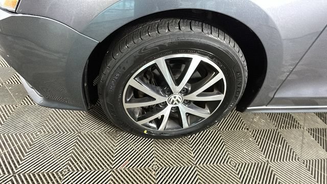 Used 2017 Volkswagen Jetta SE FWD image 9