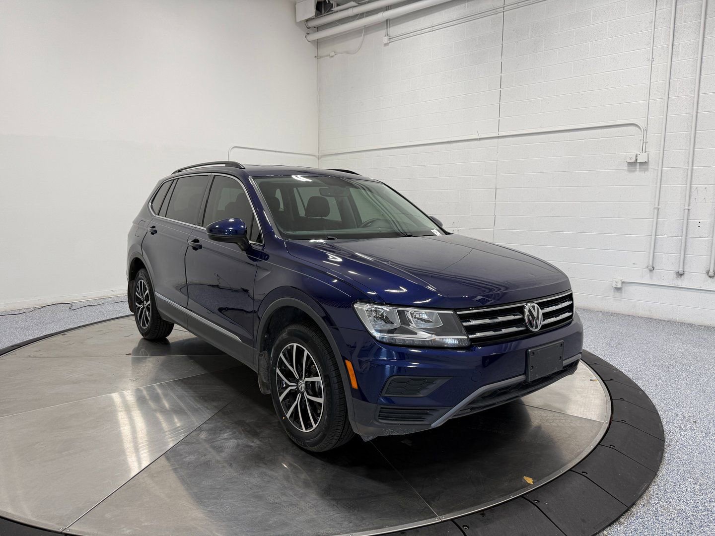 Used 2021 Volkswagen Tiguan SE image 1