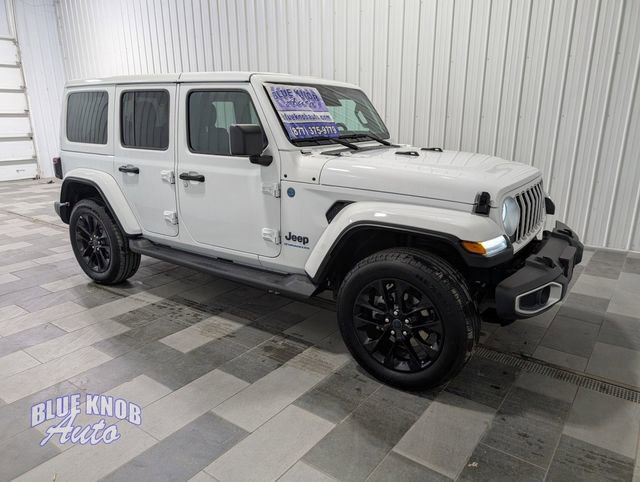 Used 2025 Jeep Wrangler Unlimited Sahara AWD/4WD image 5