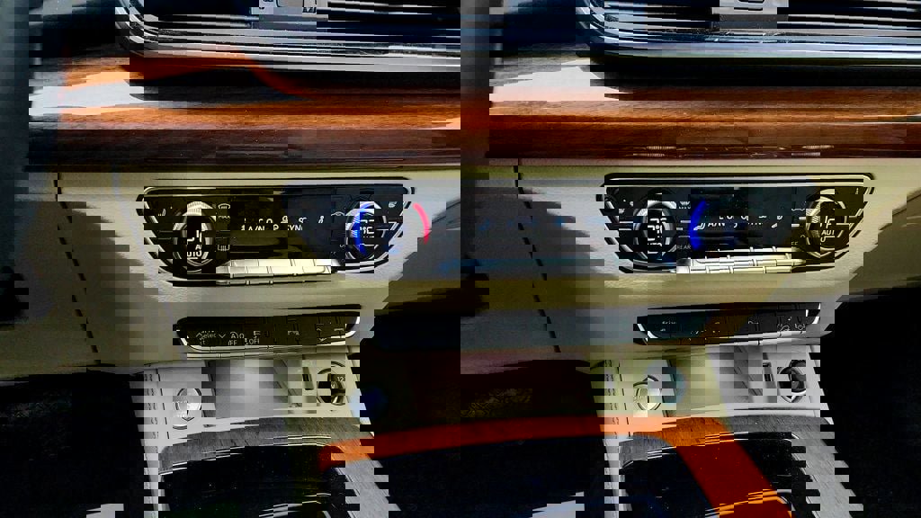 Used 2022 Audi Q5 2.0T Premium Plus w/ Premium Plus Package image 18