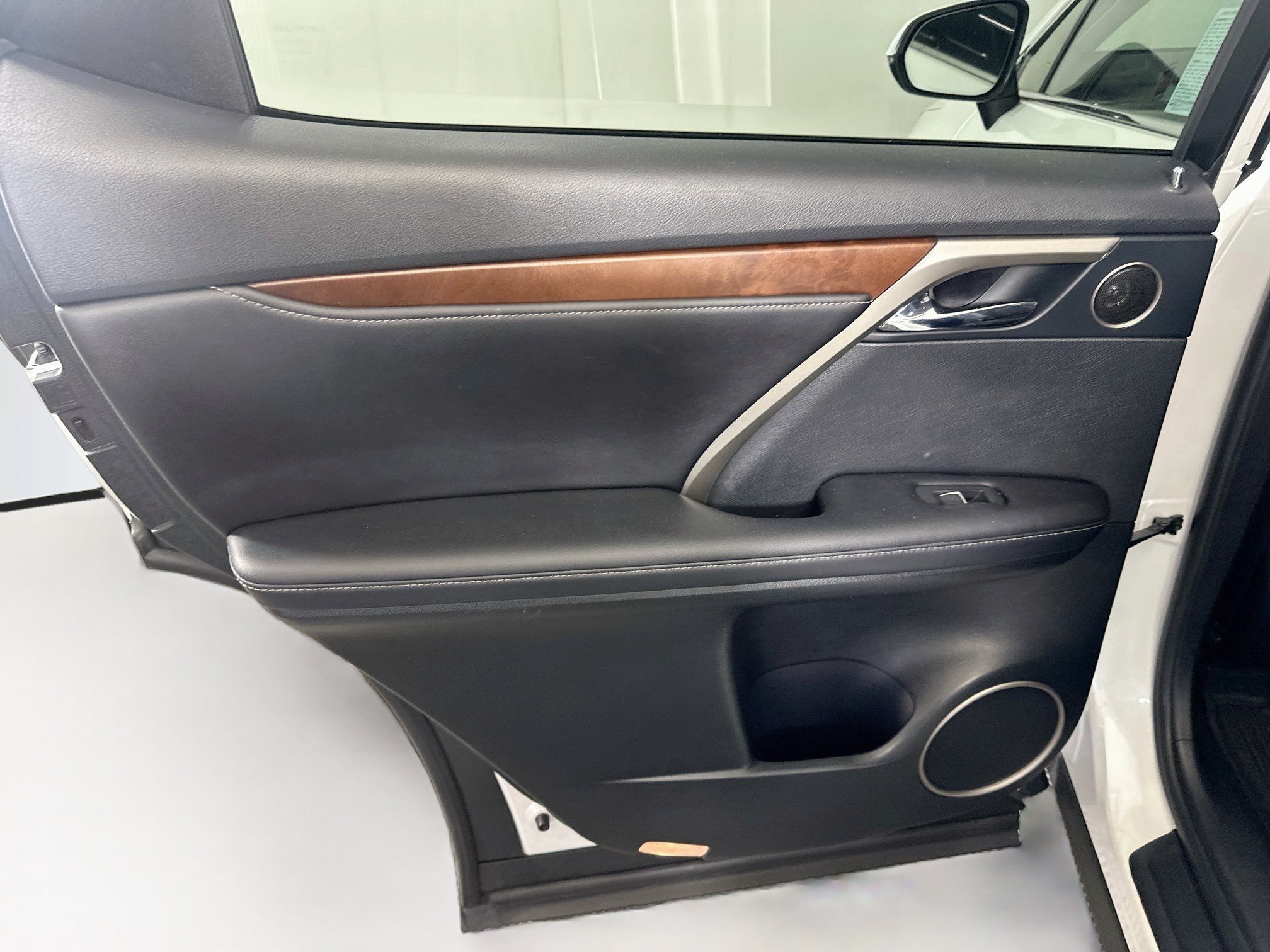 Used 2020 Lexus RX 450hL AWD w/ Premium Package image 27