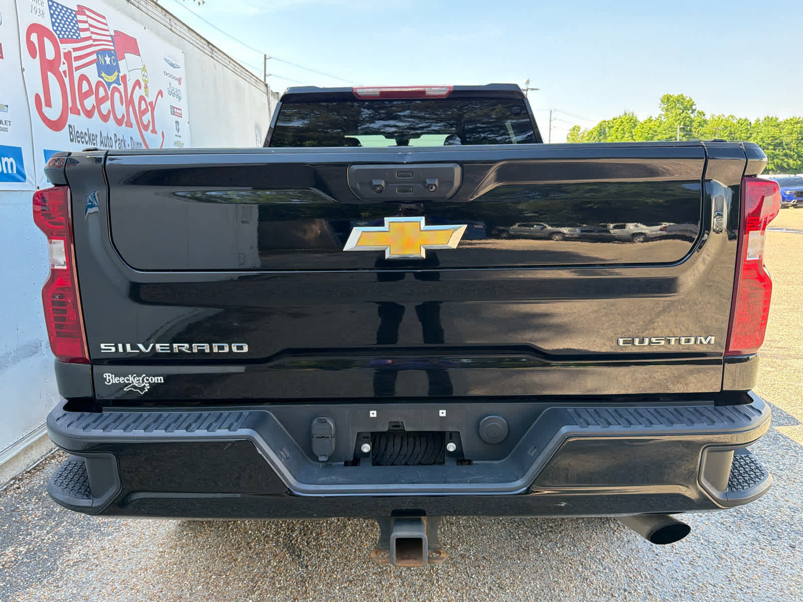 Used 2022 Chevrolet Silverado 2500 Custom w/ Custom Convenience Package AWD/4WD image 4