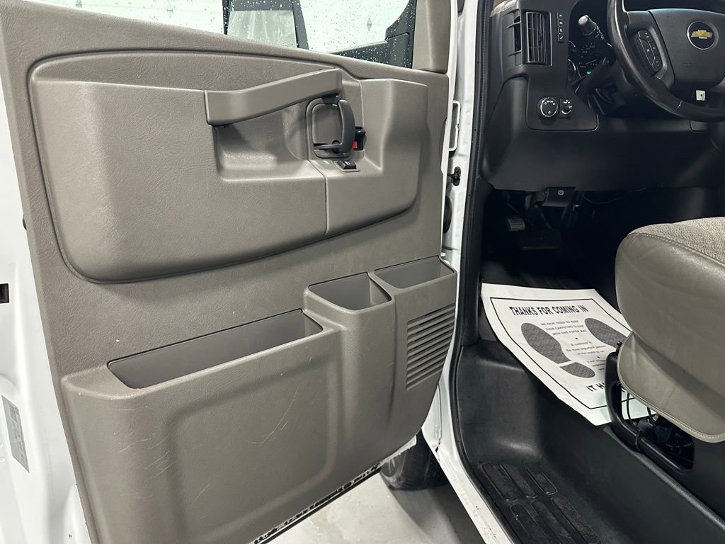 Used 2022 Chevrolet Express 3500 w/ Power Convenience Package image 8