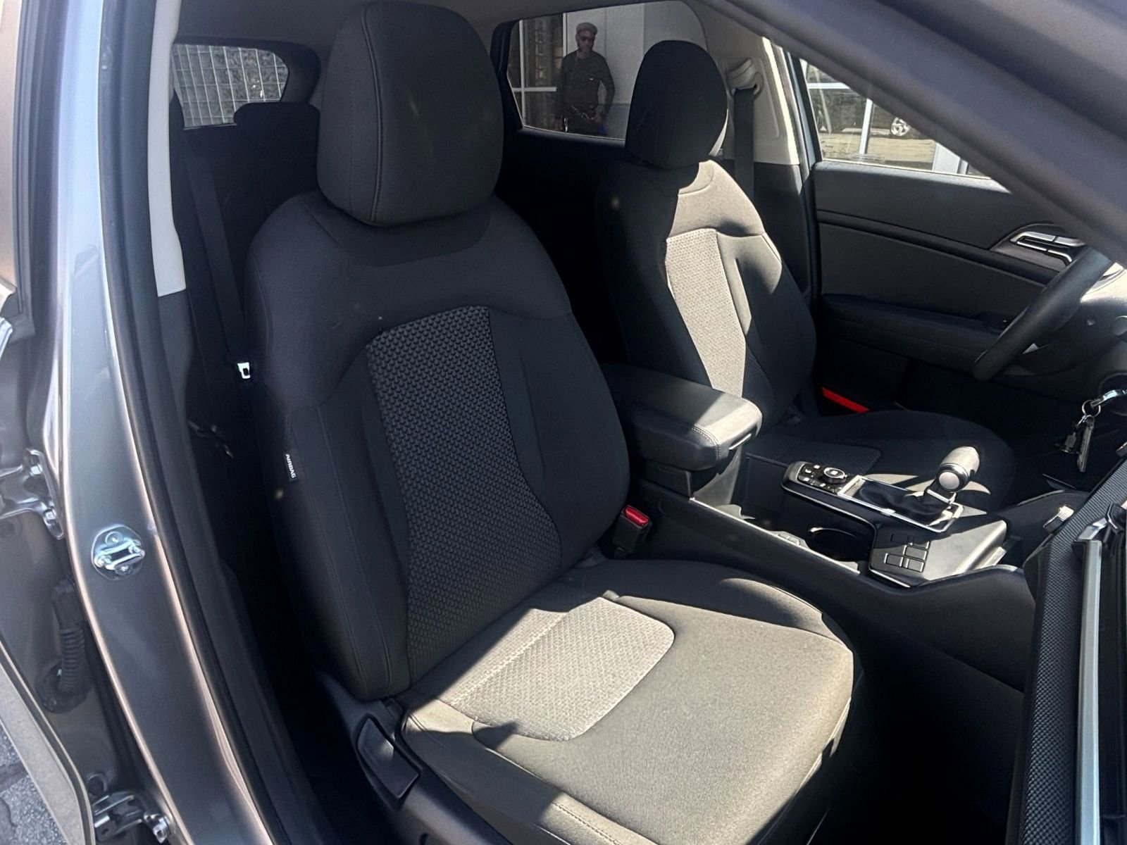 Used 2025 Kia Sportage LX image 35