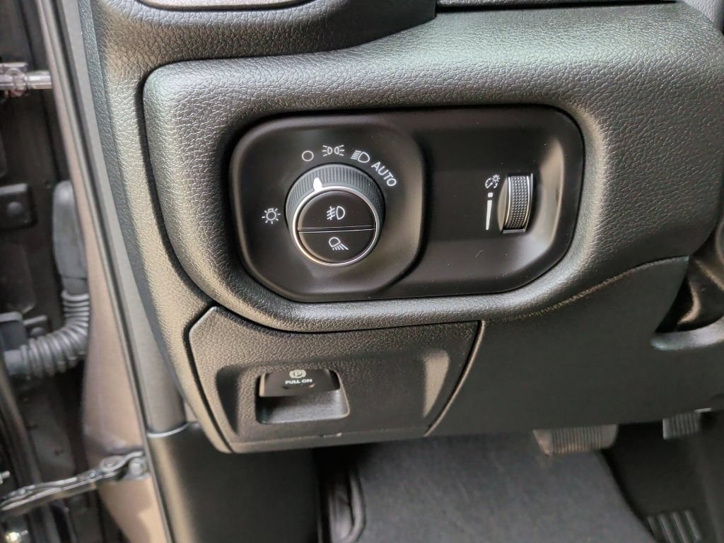 New 2026 RAM 1500 Express RWD image 15