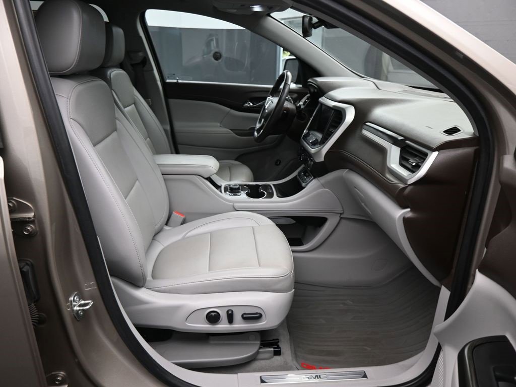 Used 2022 GMC Acadia SLT w/ Technology Package image 10