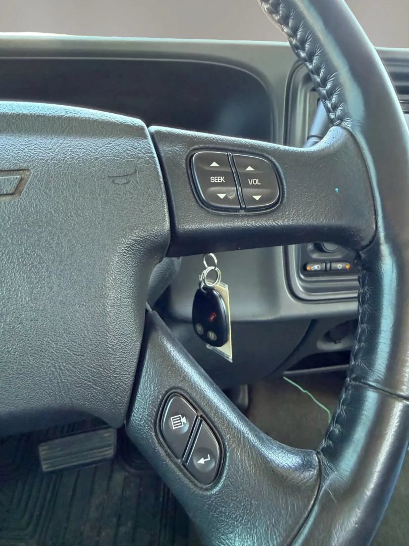 Used 2004 Chevrolet Silverado 3500 4x4 Crew Cab w/ Heavy-Duty Power Package image 14