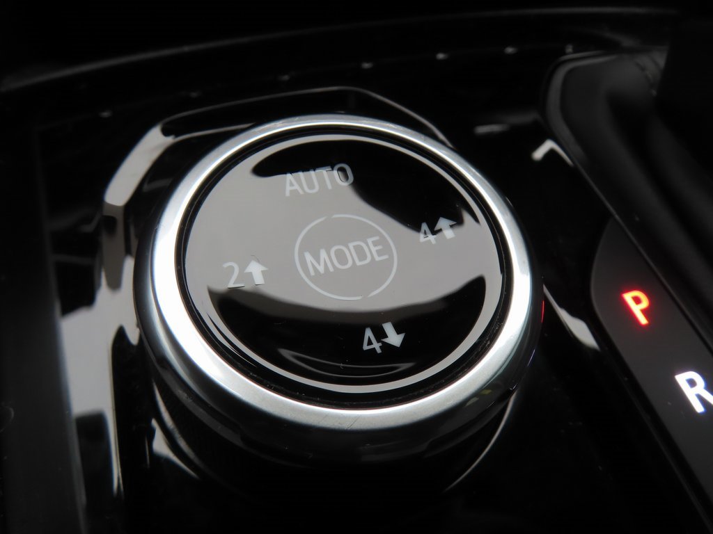 Certified 2024 Chevrolet Colorado ZR2 w/ ZR2 Bison Edition image 9