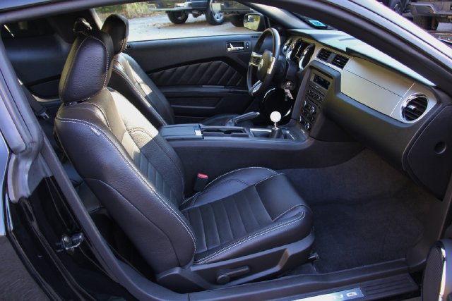 Used 2011 Ford Mustang GT Premium w/ Security Pkg RWD image 29