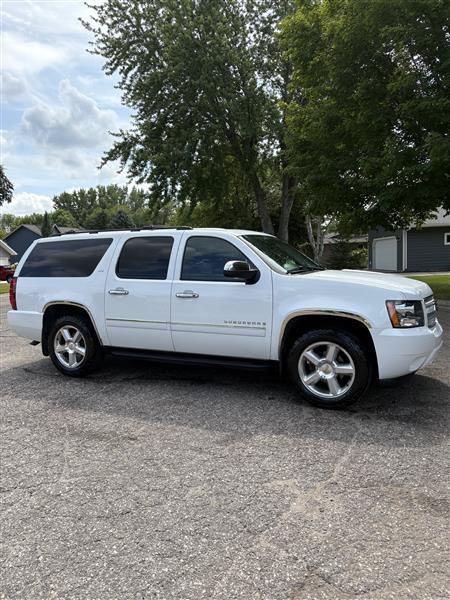 Used 2009 Chevrolet Suburban LTZ AWD/4WD image 23