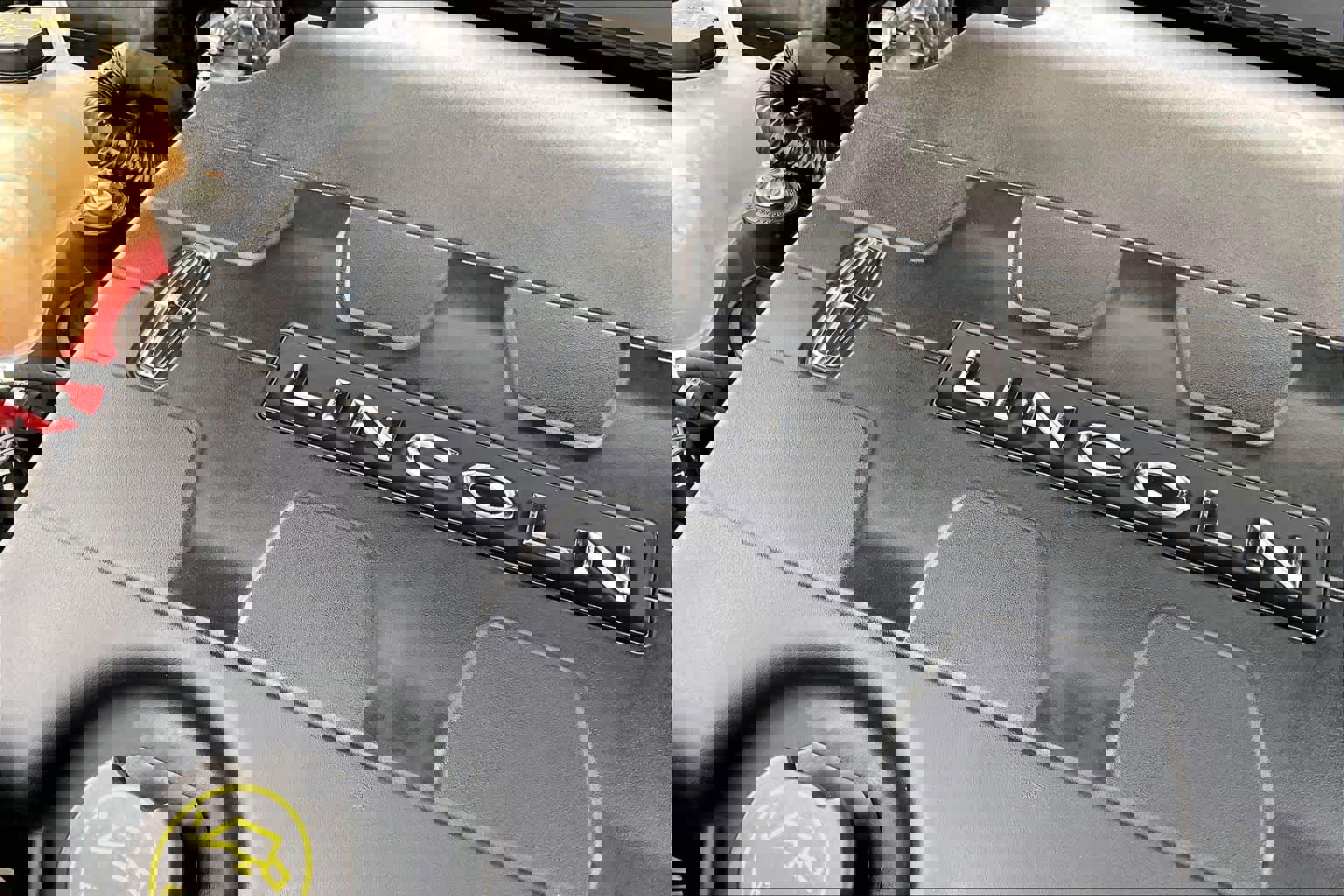 Used 2017 Lincoln Continental Premiere image 34