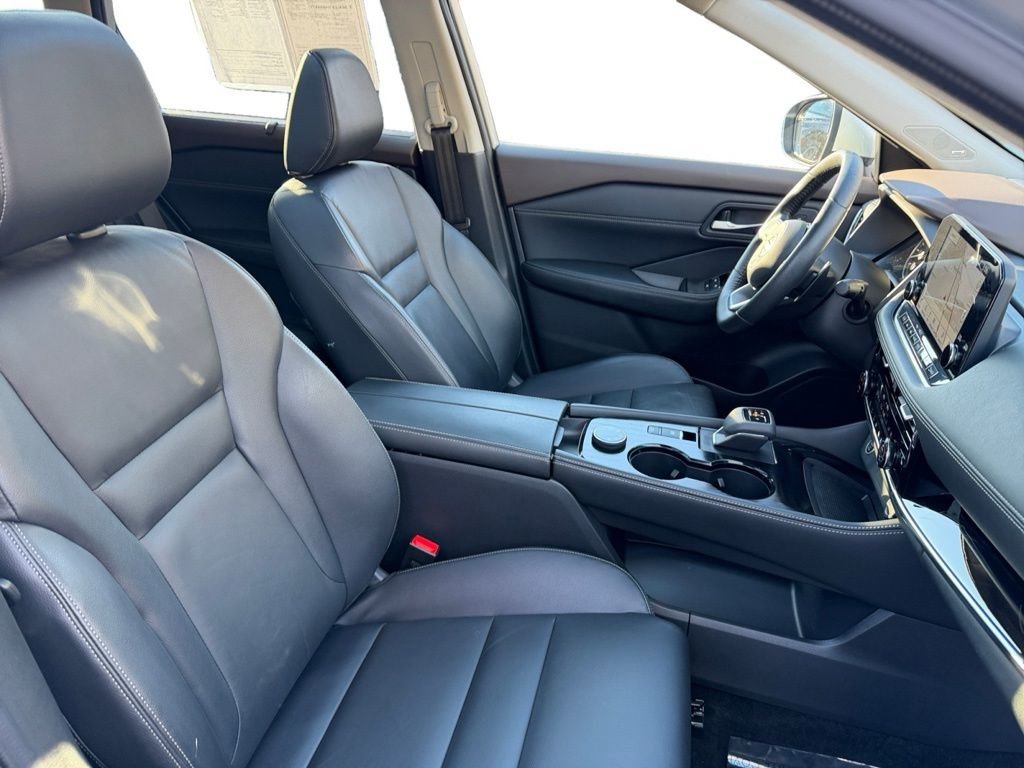 Used 2023 Nissan Rogue SL w/ SL Premium Package image 14