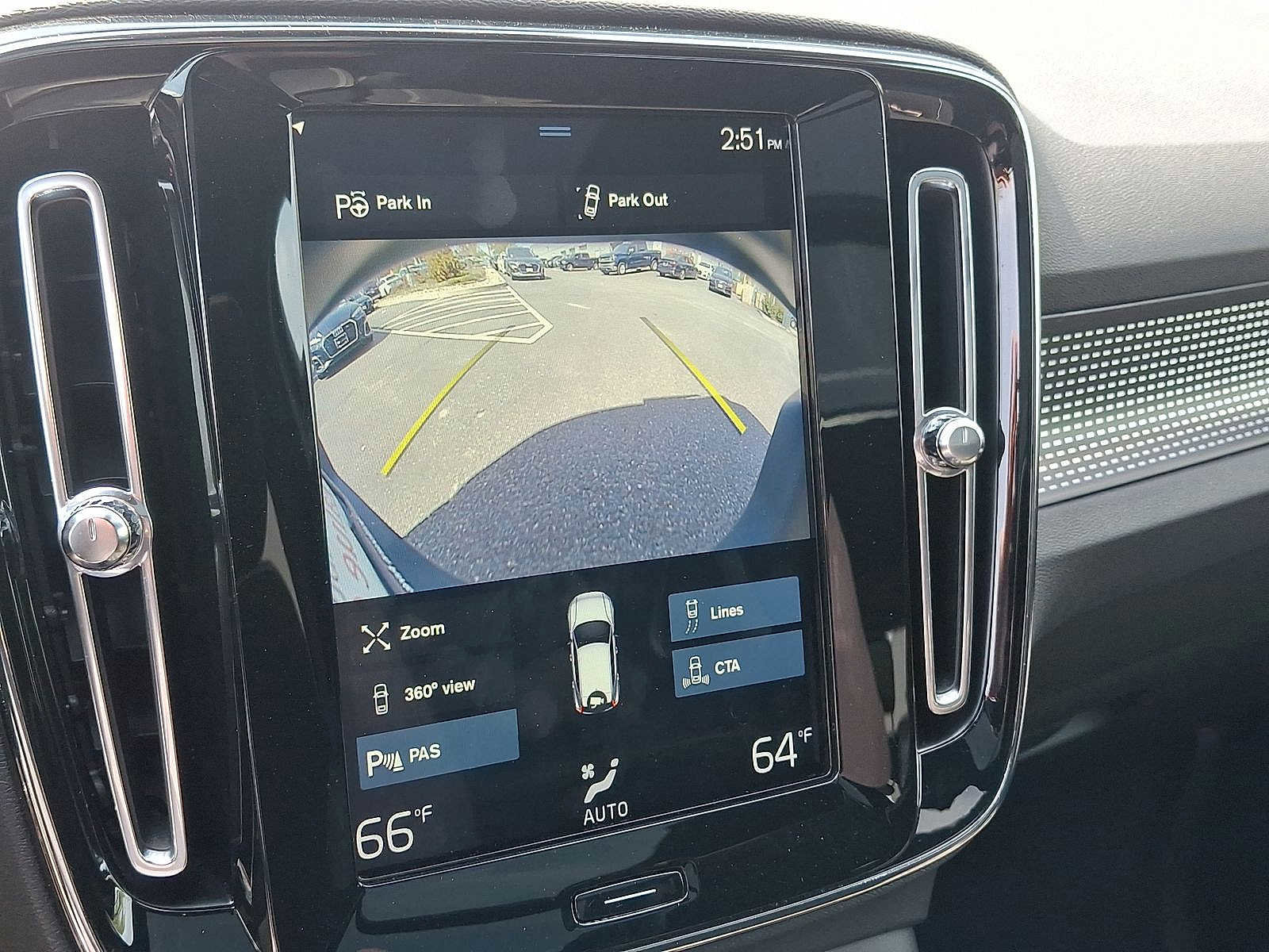 Used 2019 Volvo XC40 T5 R-Design AWD/4WD image 15