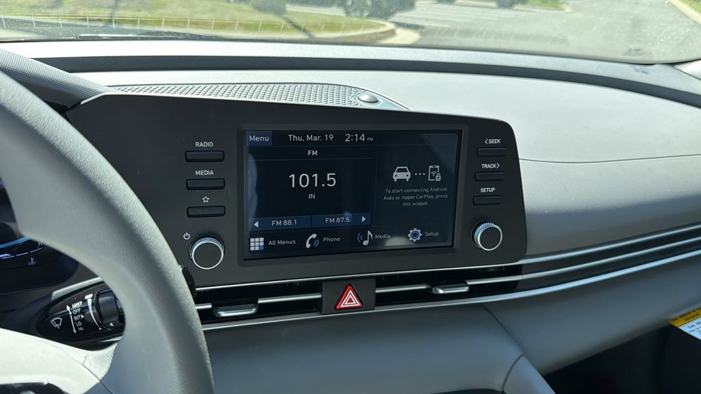 New 2026 Hyundai Elantra SE FWD image 24