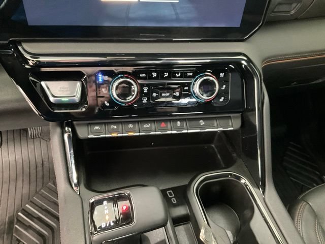 Used 2023 GMC Sierra 1500 AT4 w/ Technology Package AWD/4WD image 15