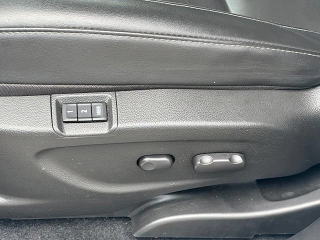 Used 2017 Buick Encore Essence FWD image 29
