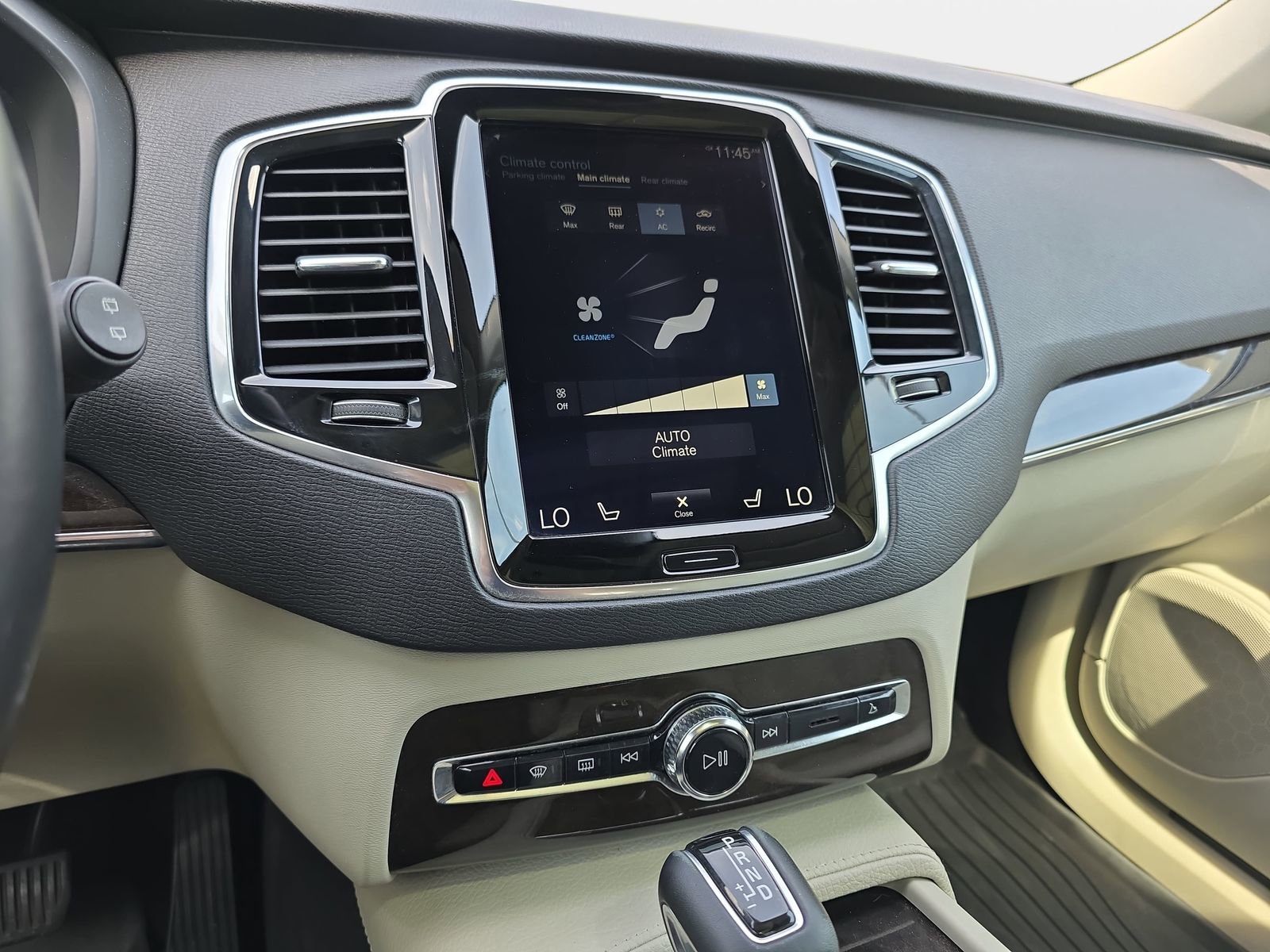 Used 2018 Volvo XC90 T6 Momentum w/ Convenience Package AWD/4WD image 21