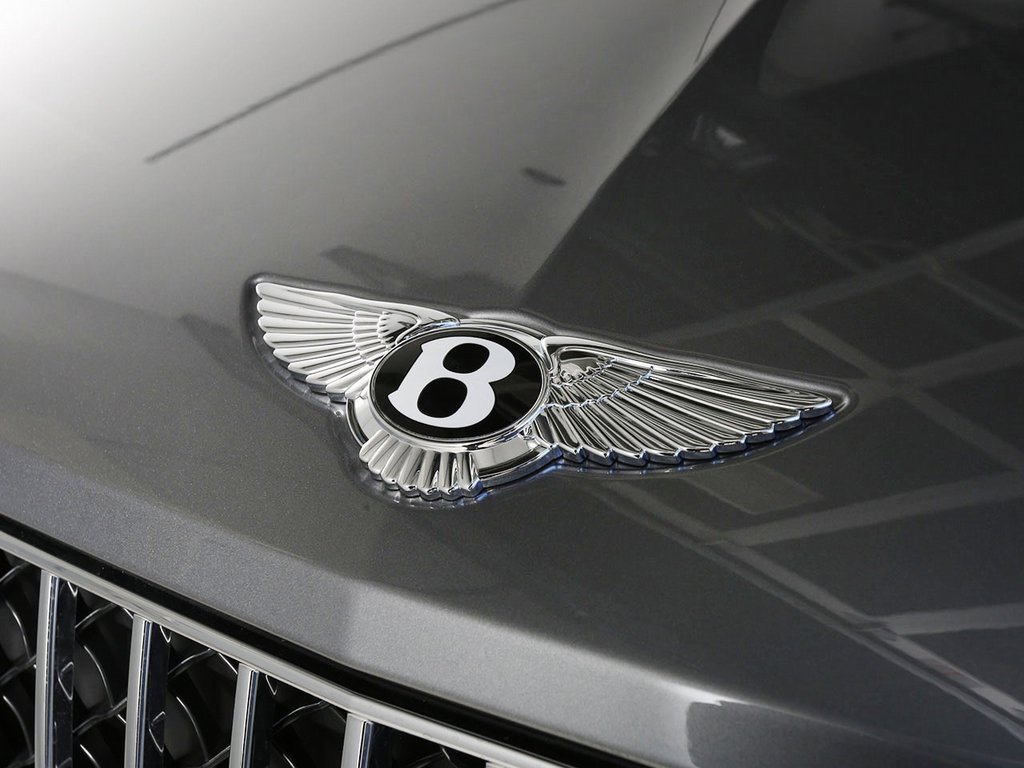 Certified 2025 Bentley Bentayga image 8