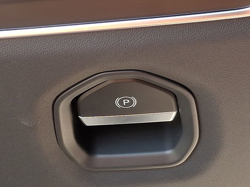 Used 2025 Lotus Emira image 28