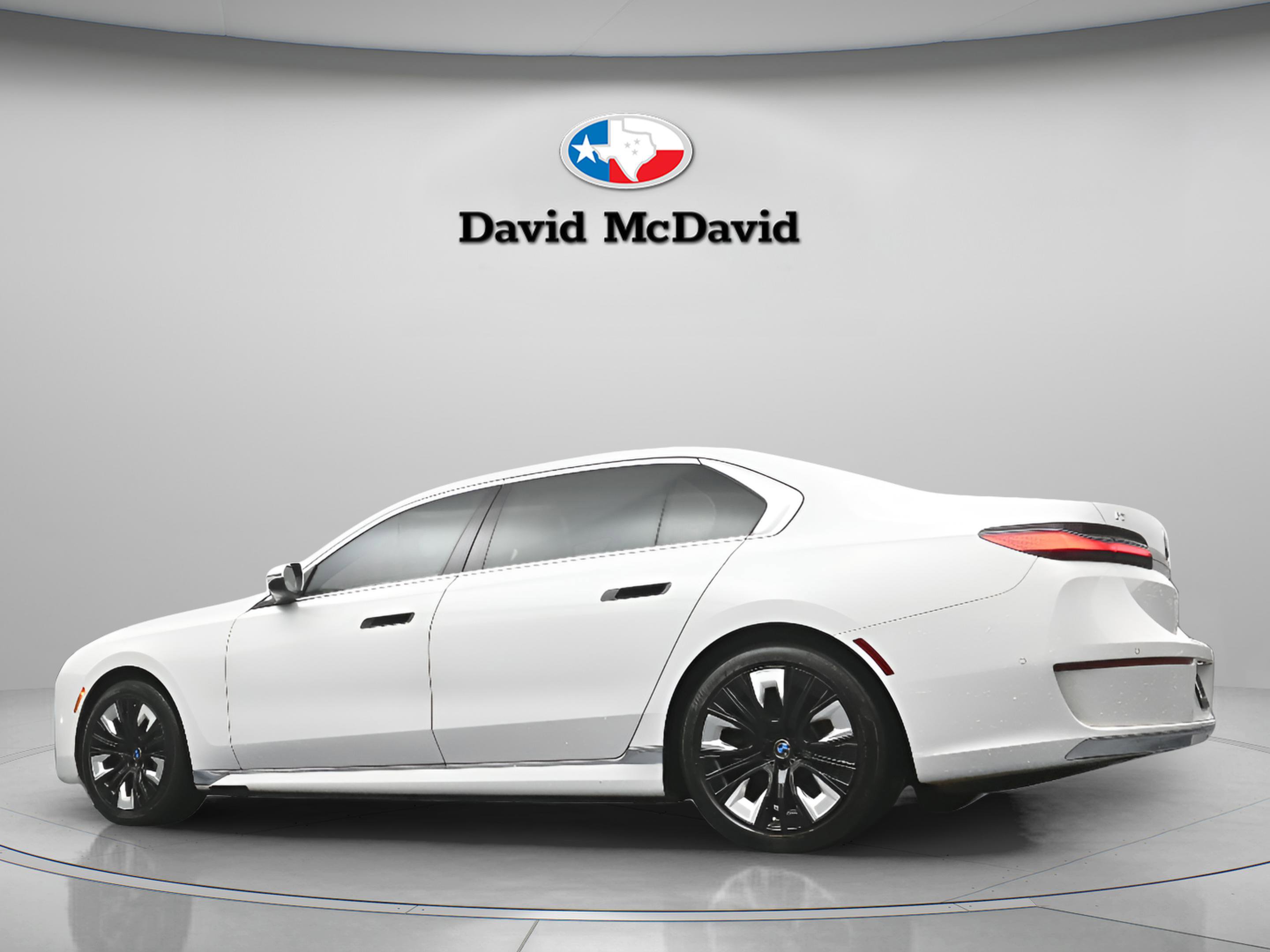 Used 2023 BMW i7 xDrive60 AWD/4WD image 31