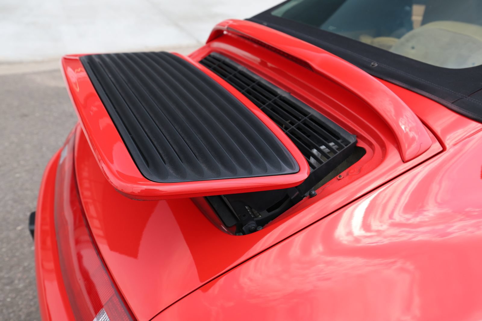 Used 1995 Porsche 911 Carrera RWD image 14