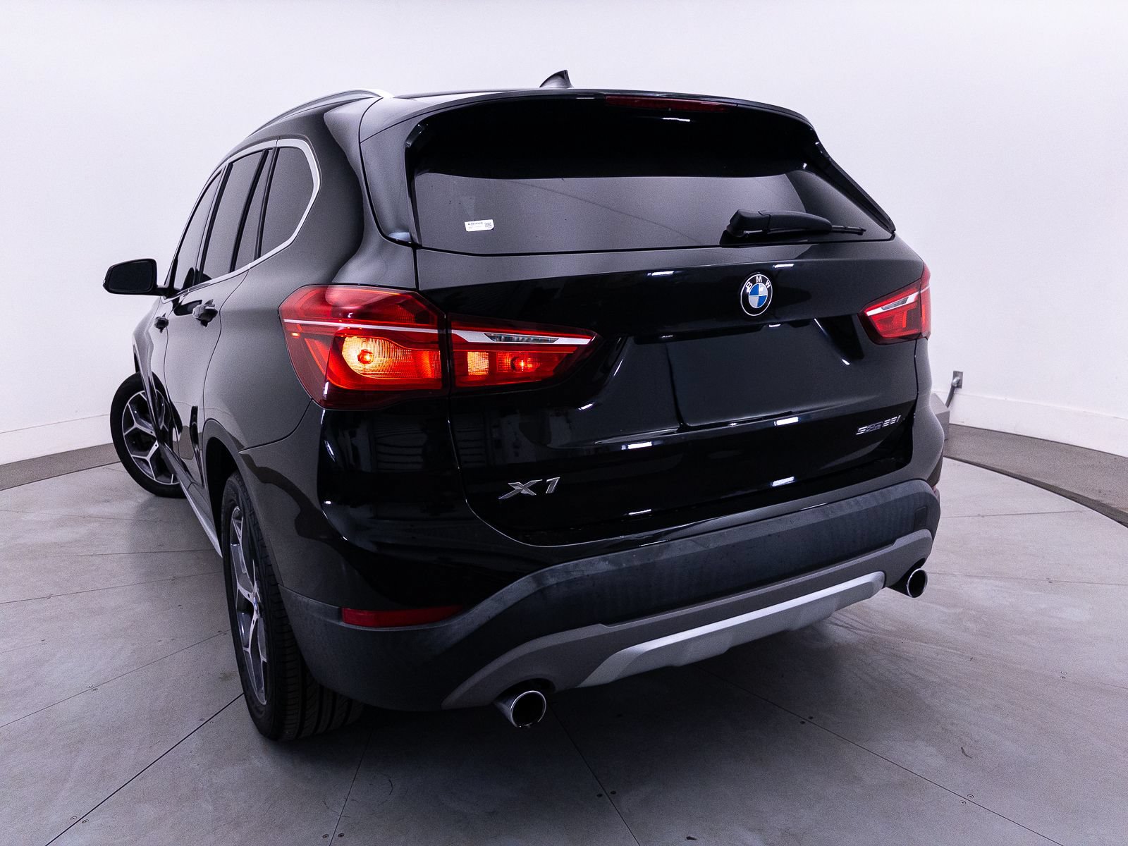 Used 2018 BMW X1 sDrive28i FWD image 4
