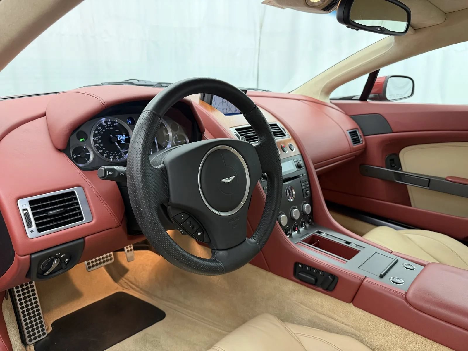 Used 2007 Aston Martin V8 Vantage Coupe RWD image 11