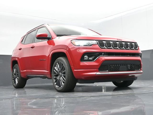 Used 2024 Jeep Compass Limited image 35